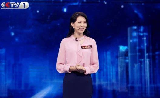 悲痛瞬间，一对环卫夫妻双双被撞身亡，城市之殇引深思